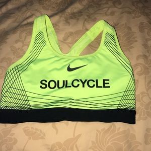 SoulCycle Nike sports bra size medium excellent!